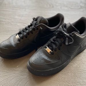 like new mens nike air force 1 in black size 8
